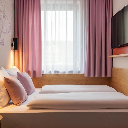 Mcdreams Hotel Wuppertal City Exterior photo