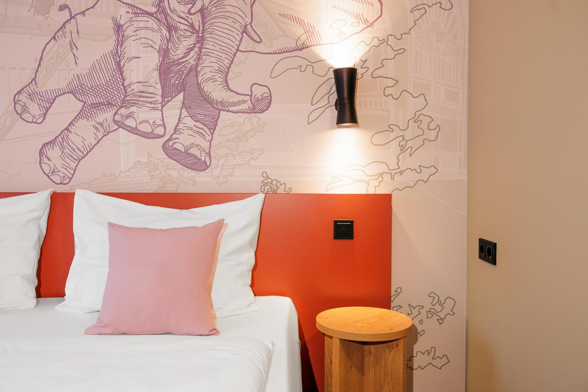 Mcdreams Hotel Wuppertal City Exterior photo