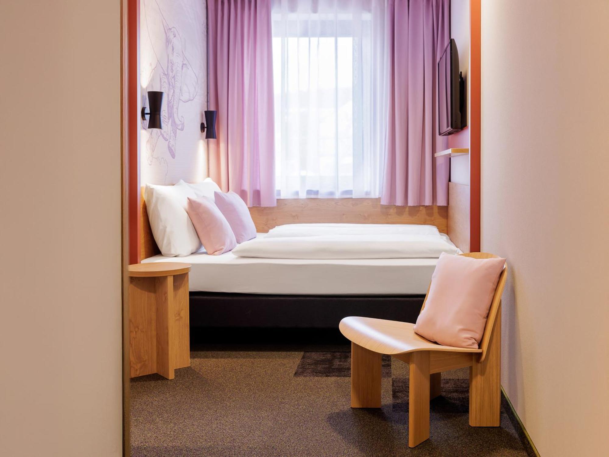 Mcdreams Hotel Wuppertal City Exterior photo